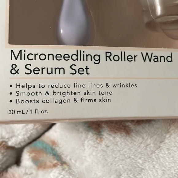 NEW. DANIELLE CREATIONS microneedling roller wand and vitamin E serum set. - Picture 2 of 4